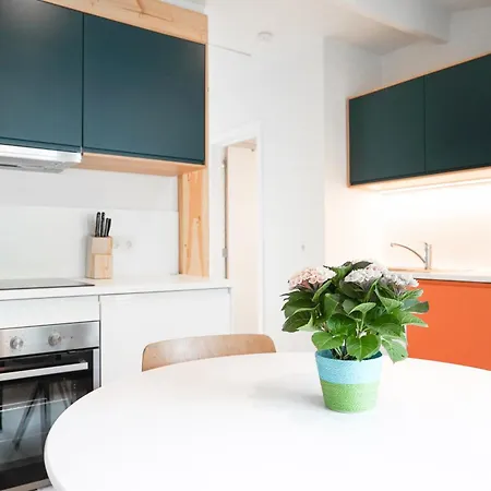 Apartment D'artiste, Riverside *